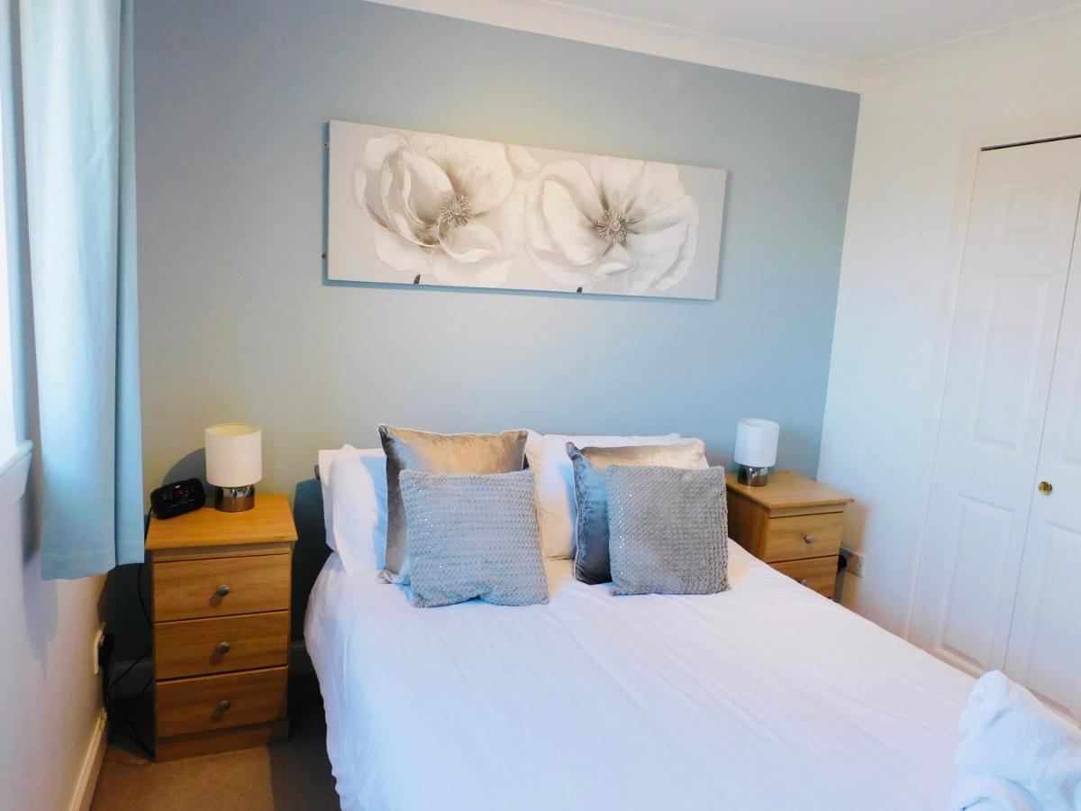 Beautiful 3 Bedroom Apt, Mins From Glasgow Airport, M8 & Sec Paisley Exteriér fotografie