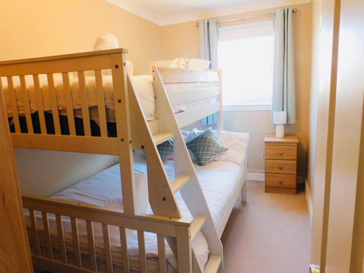 Beautiful 3 Bedroom Apt, Mins From Glasgow Airport, M8 & Sec Paisley Exteriér fotografie
