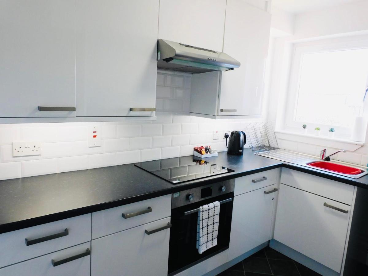 Beautiful 3 Bedroom Apt, Mins From Glasgow Airport, M8 & Sec Paisley Exteriér fotografie