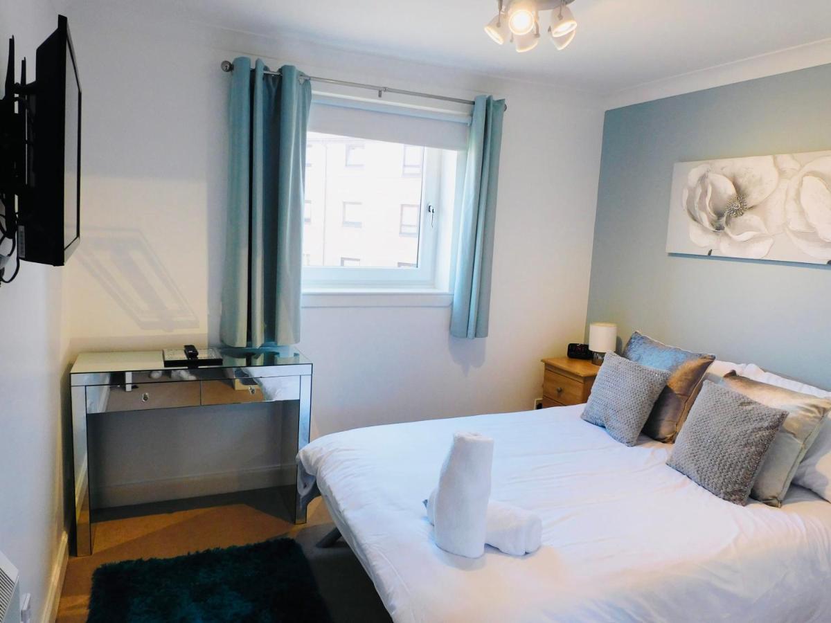 Beautiful 3 Bedroom Apt, Mins From Glasgow Airport, M8 & Sec Paisley Exteriér fotografie