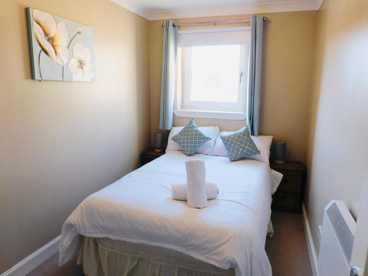 Beautiful 3 Bedroom Apt, Mins From Glasgow Airport, M8 & Sec Paisley Exteriér fotografie